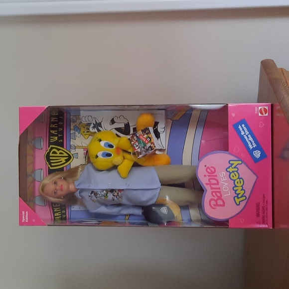 VTG.  1998. UNOPENED.  Warner Bros Studio BARBIE LOVES TWEETY - Picture 1 of 6